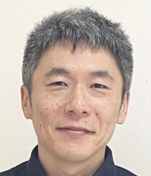 片桐　康寿<br>（かたぎり　やすひさ）